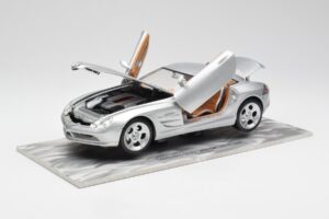 Mercedes SLR Vision Stříbrný Limitovaná Edice S Hliníkovým Podstavcem Bburago 1:18 B66962102 Kov – obrázek 2 z 8