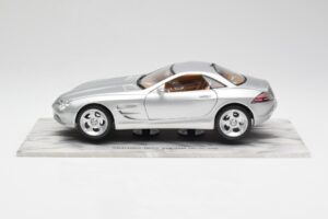 Mercedes SLR Vision Stříbrný Limitovaná Edice S Hliníkovým Podstavcem Bburago 1:18 B66962102 Kov – obrázek 4 z 8