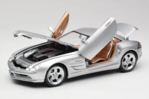 Mercedes SLR Vision Liquid Stříbrný Maisto 1:18 B66962101 Kov – obrázek 2 z 8