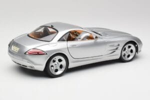 Mercedes SLR Vision Liquid Stříbrný Maisto 1:18 B66962101 Kov – obrázek 3 z 8