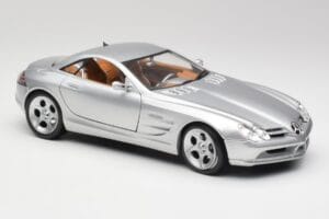 Mercedes SLR Vision Liquid Stříbrný Maisto 1:18 B66962101 Kov – obrázek 6 z 8
