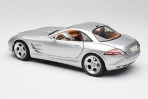 Mercedes SLR Vision Liquid Stříbrný Maisto 1:18 B66962101 Kov – obrázek 7 z 8