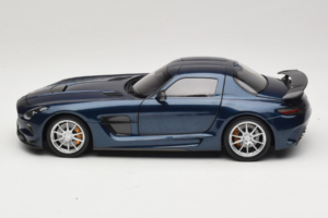 Mercedes SLS AMG Black Series Daytona Blue Metallic Minichamps 1:18 110033026 Kov – obrázek 4 z 8