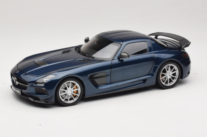 Mercedes SLS AMG Black Series Daytona Blue Metallic Minichamps 1:18 110033026 Kov