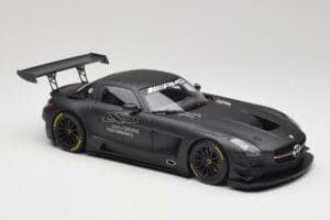 Mercedes AMG SLS C197 GT3 45 Let Driving Performance Minichamps 1:18 151133100 Kov – obrázek 4 z 6