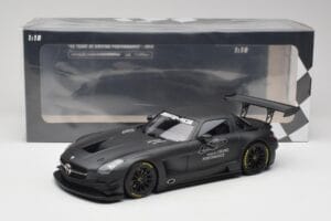 Mercedes AMG SLS C197 GT3 45 Let Driving Performance Minichamps 1:18 151133100 Kov – obrázek 6 z 6