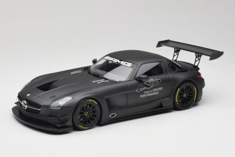 Mercedes AMG SLS C197 GT3 45 Let Driving Performance Minichamps 1:18 151133100 Kov