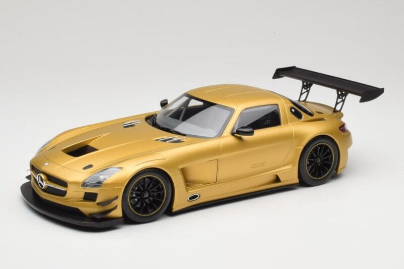 Mercedes AMG SLS C197 GT3 Street Zlatý Minichamps 1:18 151113106 Kov