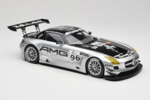 Mercedes AMG SLS C197 GT3 Team AMG China #96 M. Hakkinen / C. Cheng Zhuhai 6th 2011 Minichamps 1:18 151113196 Kov – obrázek 4 z 6