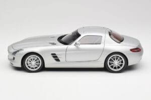 Mercedes SLS AMG C197 Iridium Stříbrný Minichamps 1:18 100039026 Kov – obrázek 4 z 8