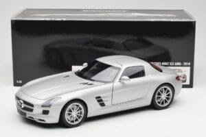 Mercedes SLS AMG C197 Iridium Stříbrný Minichamps 1:18 100039026 Kov – obrázek 8 z 8