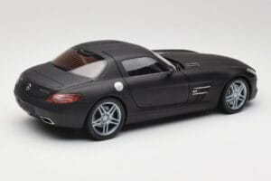 Mercedes SLS AMG C197 Matte Black Minichamps 1:18 100039027 Kov – obrázek 3 z 8