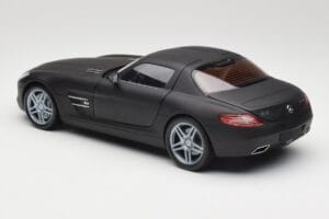 Mercedes SLS AMG C197 Matte Black Minichamps 1:18 100039027 Kov – obrázek 7 z 8