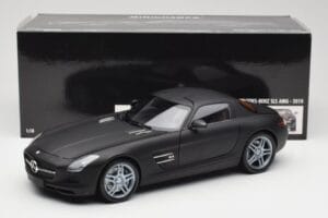 Mercedes SLS AMG C197 Matte Black Minichamps 1:18 100039027 Kov – obrázek 8 z 8