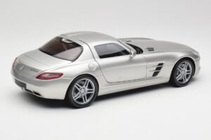 Mercedes SLS AMG C197 Matt Stříbrný Minichamps 1:18 100039029 Kov – obrázek 3 z 8