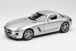 Mercedes SLS AMG C197 Matt Stříbrný Minichamps 1:18 100039029 Kov