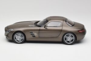 Mercedes SLS AMG C197 Monza Šedý Minichamps 1:18 B66960044 Kov – obrázek 4 z 8