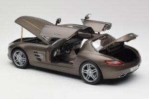Mercedes SLS AMG C197 Monza Šedý Minichamps 1:18 B66960044 Kov – obrázek 5 z 8