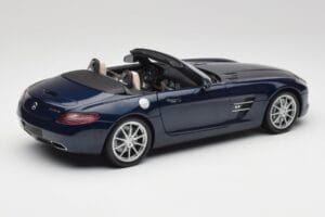 Mercedes SLS AMG R197 Roadster South Seas Modrý Minichamps 1:18 100039031 Kov – obrázek 3 z 8