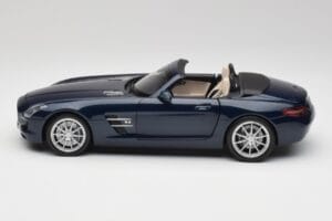 Mercedes SLS AMG R197 Roadster South Seas Modrý Minichamps 1:18 100039031 Kov – obrázek 4 z 8