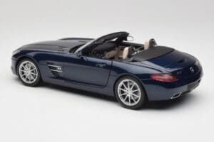 Mercedes SLS AMG R197 Roadster South Seas Modrý Minichamps 1:18 100039031 Kov – obrázek 7 z 8