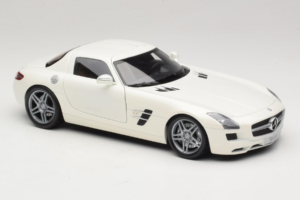 Mercedes SLS AMG Designo Mystic White Museum Edition Minichamps 1:18 B66055551 Kov – obrázek 6 z 8