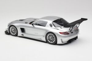 Mercedes SLS AMG GT3 C197 Street Stříbrný Minichamps 1:18 151113100 Kov – obrázek 5 z 6