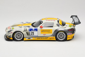 Mercedes SLS AMG GT3 #21 Rowe Racing M. Hartung / N. Heyer ADAC 24 Hours Nurburgring 2013 Minichamps 1:18 151133121 Kov – obrázek 3 z 6