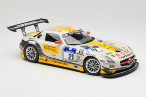 Mercedes SLS AMG GT3 #21 Rowe Racing M. Hartung / N. Heyer ADAC 24 Hours Nurburgring 2013 Minichamps 1:18 151133121 Kov – obrázek 4 z 6
