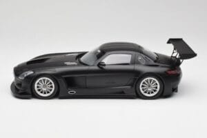 Mercedes SLS AMG GT3 C197 Street Mat Černý Minichamps 1:18 151113101 Kov – obrázek 3 z 6