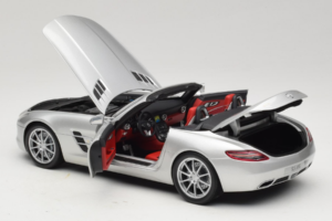 Mercedes SLS AMG Roadster Iridium Stříbrný Minichamps 1:18 B66960078 Kov – obrázek 5 z 8