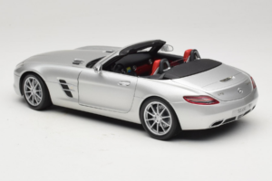 Mercedes SLS AMG Roadster Iridium Stříbrný Minichamps 1:18 B66960078 Kov – obrázek 7 z 8