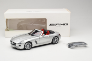 Mercedes SLS AMG Roadster Iridium Stříbrný Minichamps 1:18 B66960078 Kov – obrázek 8 z 8