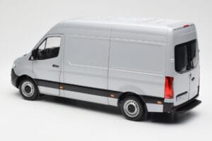 Mercedes Sprinter W907 Stříbrný Norev 1:18 183424 Kov – obrázek 7 z 8