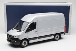 Mercedes Sprinter W907 Stříbrný Norev 1:18 183424 Kov – obrázek 8 z 8