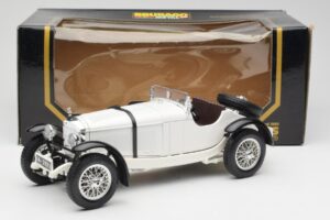 Mercedes SSKL Bílý Bburago 1:18 3002 Kov – obrázek 8 z 8