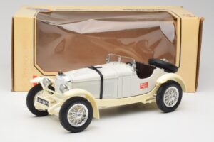 Mercedes SSKL Bílý & Krémový Bburago 1:18 3002-M1 Kov – obrázek 6 z 6