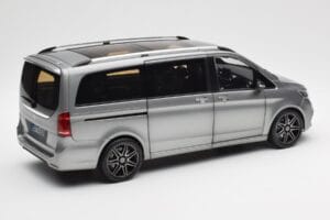 Mercedes V-Class W447 AMG Line Šedá Metalíza Norev 1:18 183488 Kov – obrázek 3 z 9