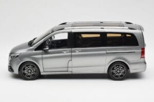 Mercedes V-Class W447 AMG Line Šedá Metalíza Norev 1:18 183488 Kov – obrázek 5 z 9