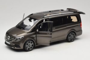 Mercedes V-Class W447 AMG Line Indium Grey Norev 1:18 183873 Kov – obrázek 2 z 8
