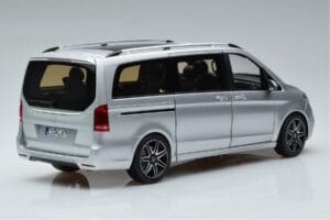 Mercedes V-Class V260 AMG Line Stříbrný Norev 1:18 183871 Kov – obrázek 3 z 10