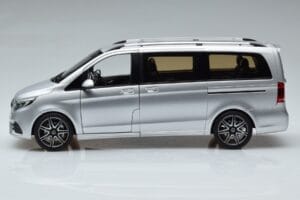 Mercedes V-Class V260 AMG Line Stříbrný Norev 1:18 183871 Kov – obrázek 5 z 10