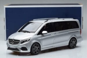 Mercedes V-Class V260 AMG Line Stříbrný Norev 1:18 183871 Kov – obrázek 10 z 10