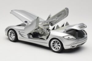 Mercedes Vision SLR Roadster Stříbrný Maisto 1:18 B66962107 Kov – obrázek 5 z 8