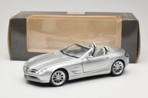 Mercedes Vision SLR Roadster Stříbrný Maisto 1:18 B66962107 Kov – obrázek 8 z 8