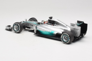 Mercedes W05 #44 L. Hamilton Mercedes AMG Petronas Chinese Grand Prix Winner 2014 Minichamps 1:18 110140244 Kov – obrázek 5 z 7