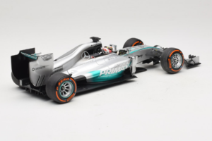 Mercedes W05 #44 L. Hamilton Mercedes AMG Petronas Malaysian Grand Prix Winner 2014 Minichamps 1:18 110140144 Kov – obrázek 2 z 7