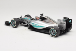Mercedes W06 #44 L. Hamilton F1 World Champion 2015 Dealer Edition Minichamps 1:18 B66960539 Kov – obrázek 5 z 7