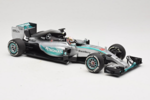 Mercedes W06 #44 L. Hamilton Mercedes AMG Petronas Australian Grand Prix Winner 2015 Minichamps 1:18 110150044 Kov – obrázek 4 z 7