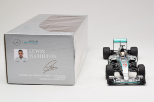 Mercedes W06 #44 L. Hamilton Mercedes AMG Petronas Australian Grand Prix Winner 2015 Minichamps 1:18 110150044 Kov – obrázek 6 z 7